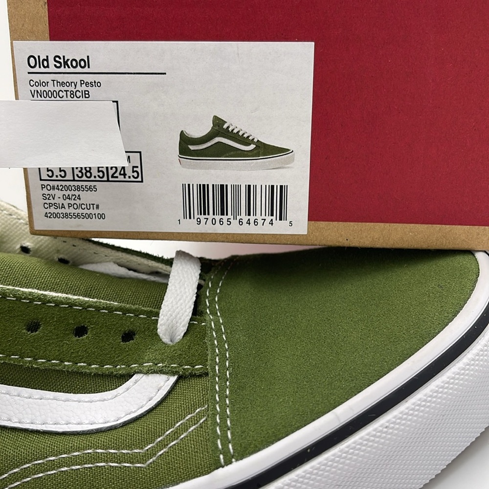 Vans Men’s Old Skool Color Theory Pesto
VN000CT8CIB
Sneakerss - Picture 16 of 16